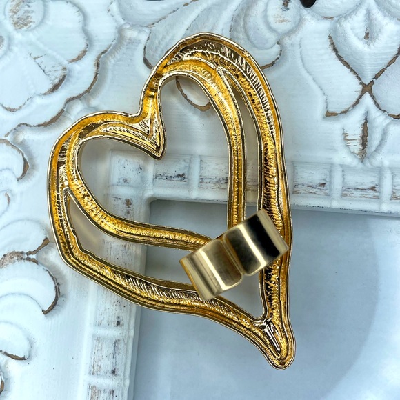 New ~ Heart Oversized ring - Picture 6 of 6